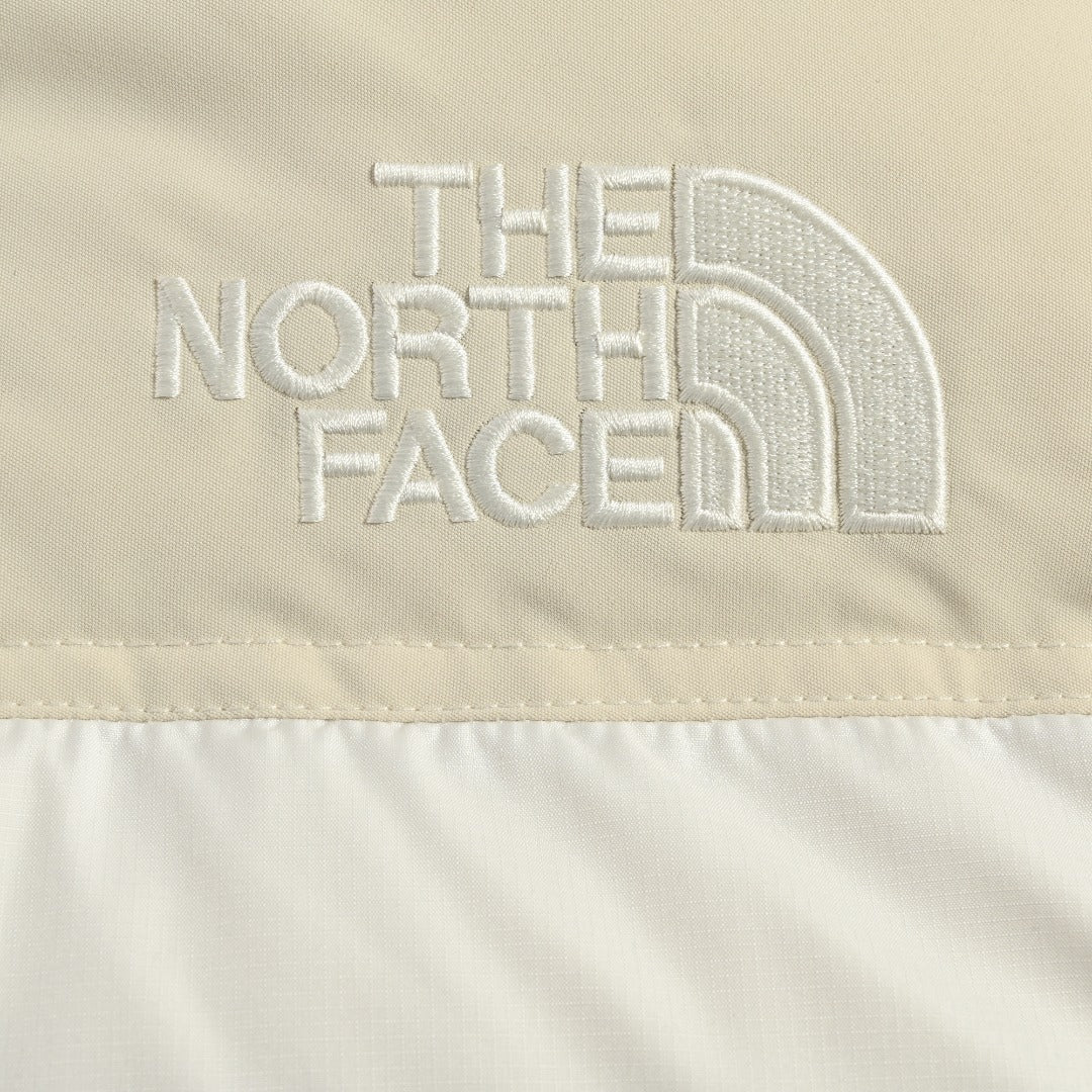 Jaqueta The North Face 1996 Retro Nuptse - Off-White