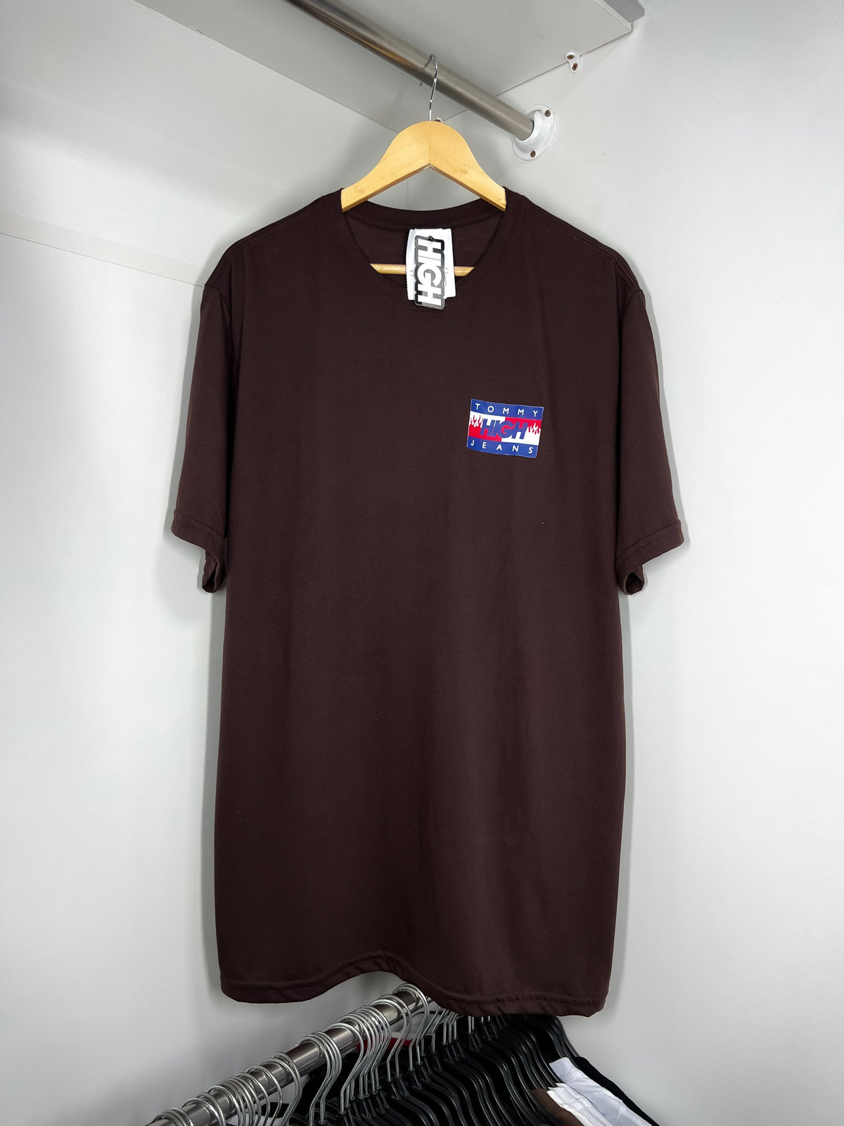 Camiseta High x Tommy