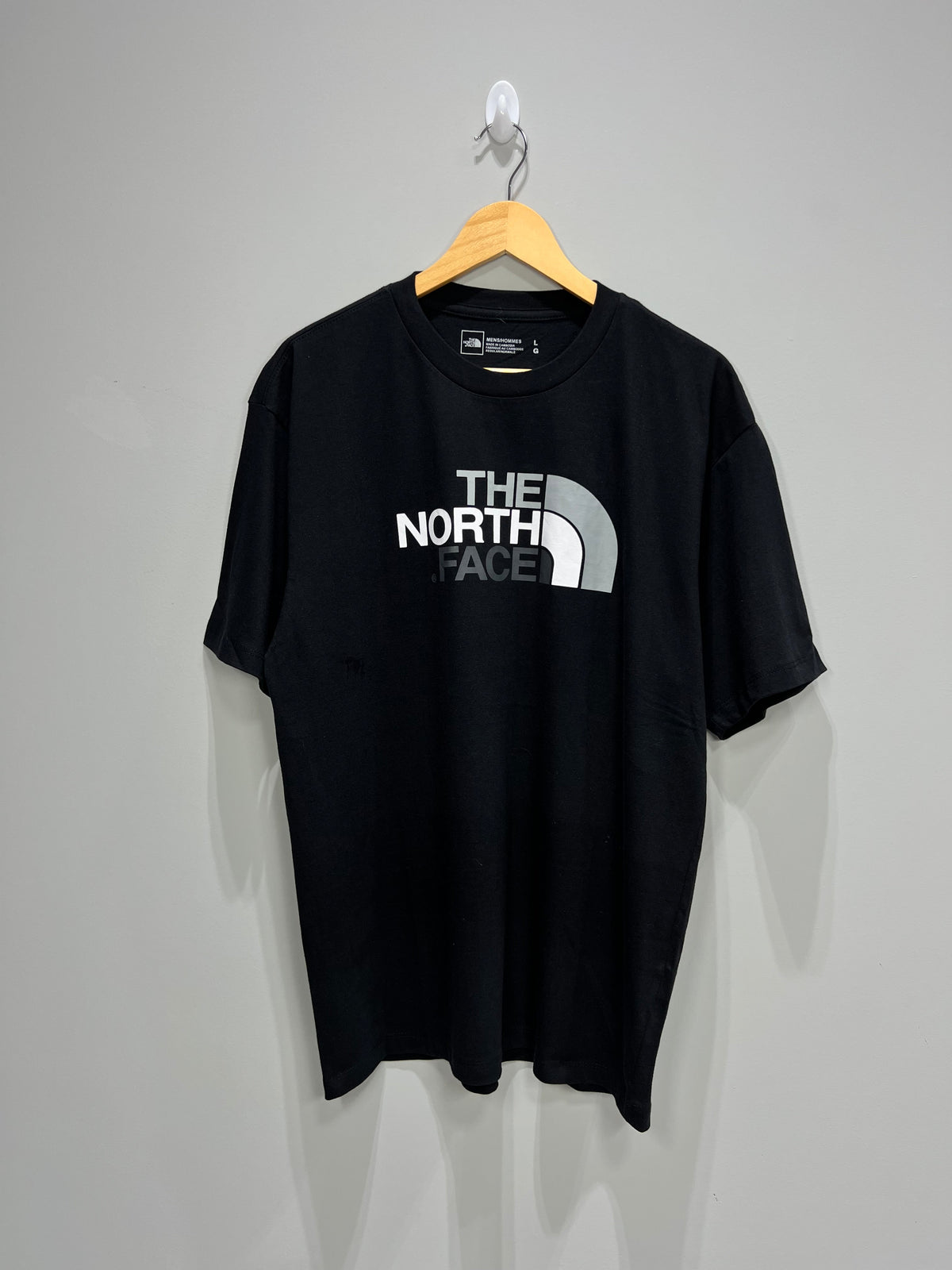 Camiseta The North Face - “Foundation  Graphic Tee”