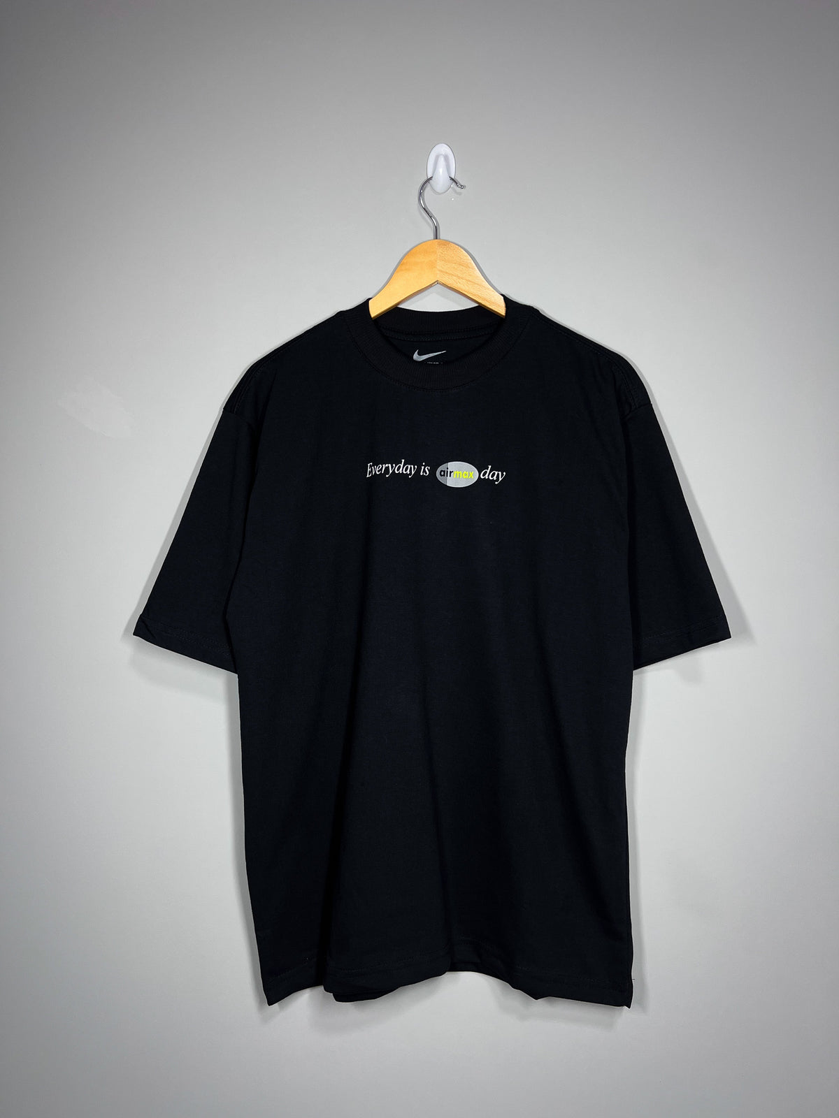 Camiseta Nike “Air Max Day” - Oversized