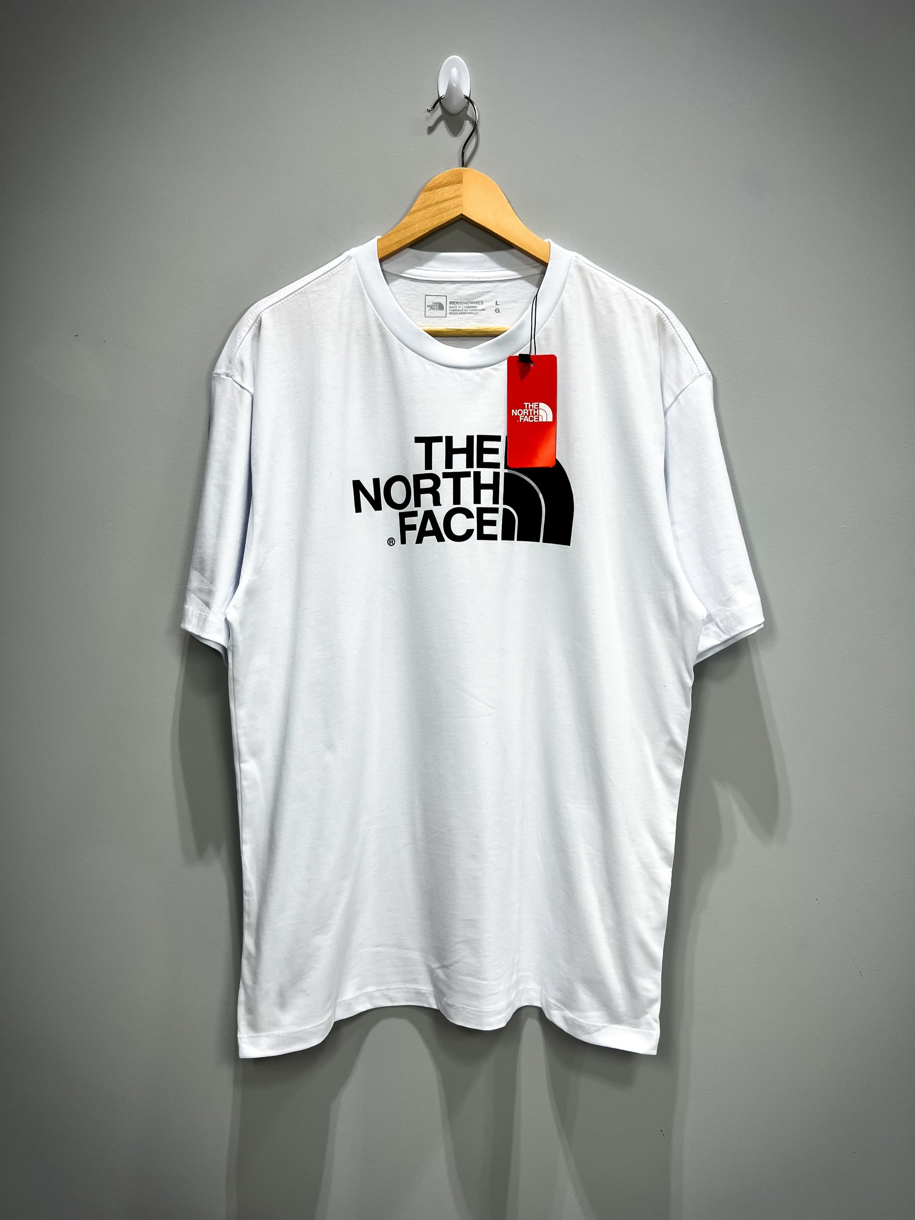 Camiseta The North Face - “Foundation  Graphic Tee”