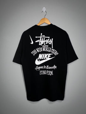 Camiseta Nike x Stüssy - Oversized