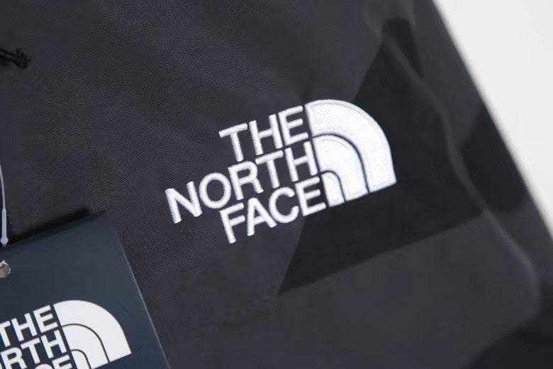 Jaqueta KAWS x The North Face - Preta