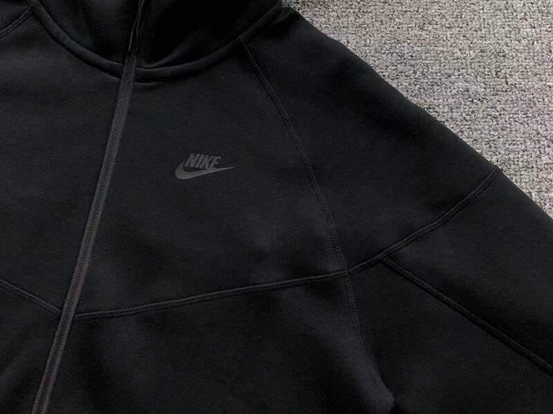 Jaqueta Nike Tech Fleece Preta