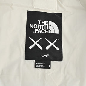 Jaqueta KAWS x The North Face - Off-white