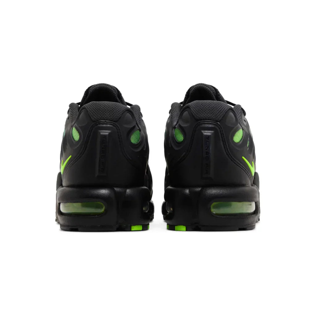 Air Max Plus Drift "Black Green Strike"