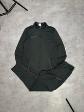 Conjunto NK Dri-Fit 2021 (Preto e Laranja)